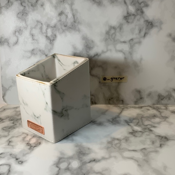 4x Marble Faux Leather BH Cosmetics Angled Brush Holder - Marble - Picture 3 of 10